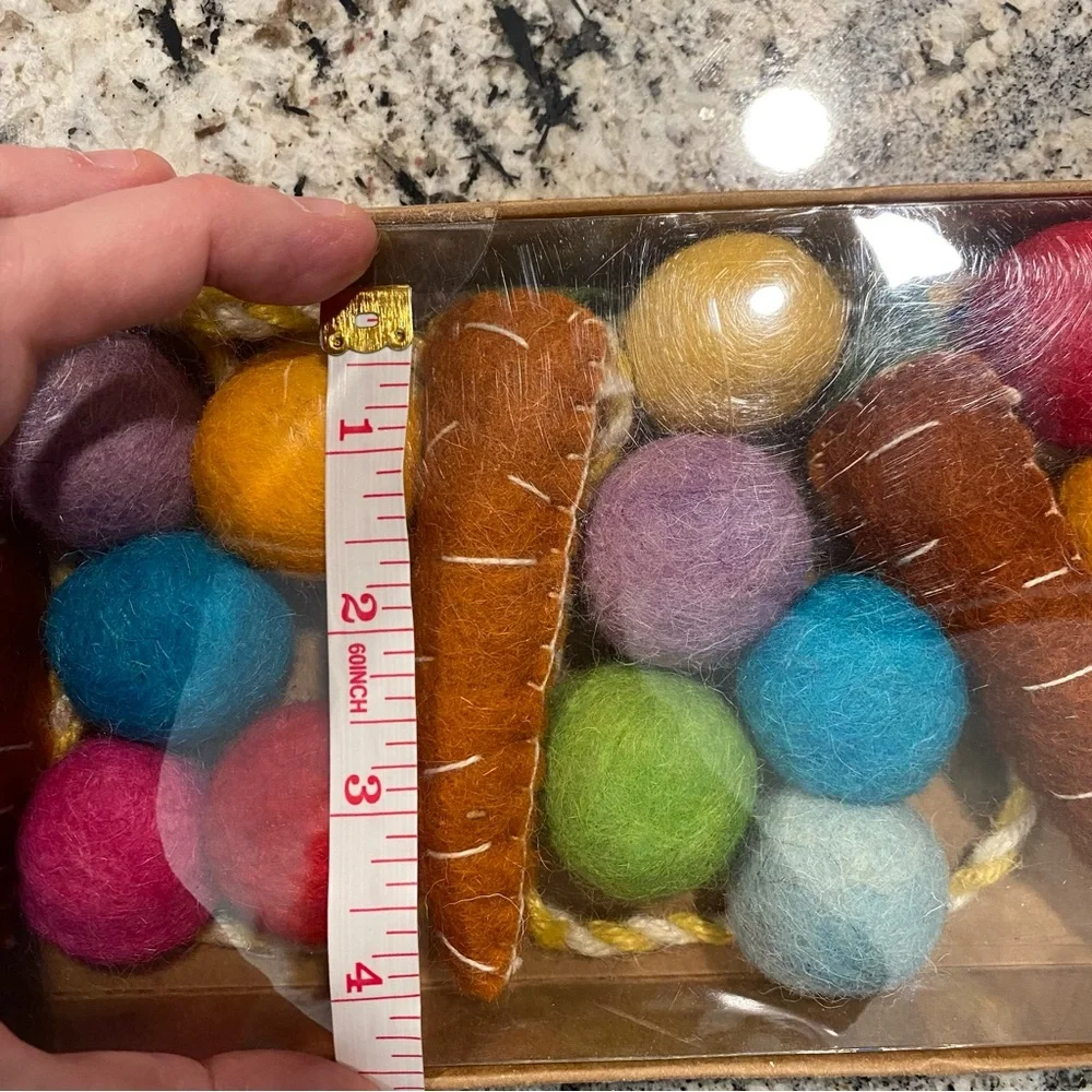 NWT Carrots Wool Garland With Multicolor Pom Poms Begonia Market- Sz 6 ft. Long